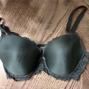 Victoria  Secret bra 32dd
